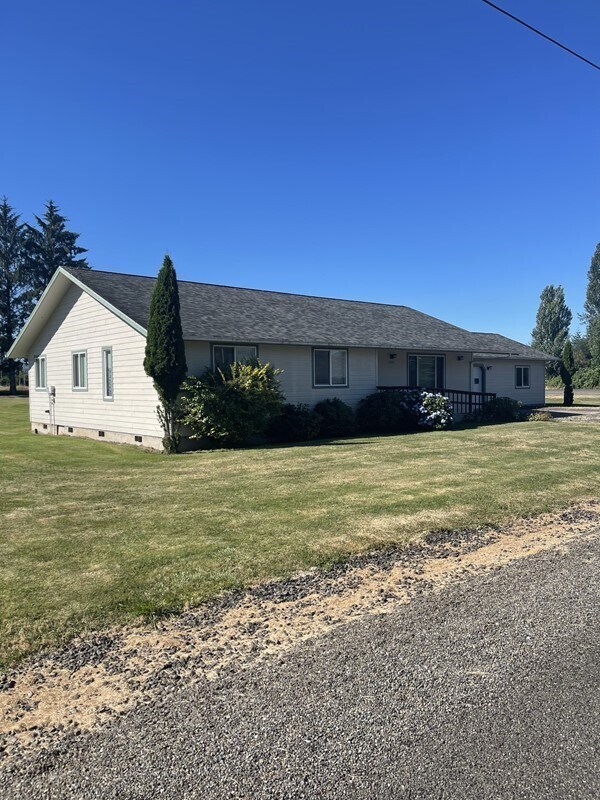 5222 Roosevelt St, Raymond, WA 98577 House Rental in Raymond, WA