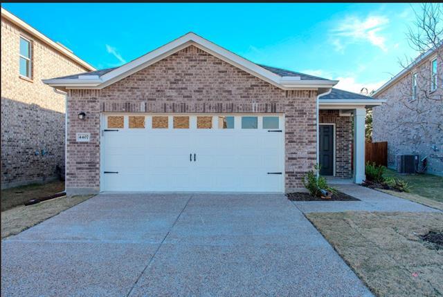 Foto principal - 4407 Silverweed Ln