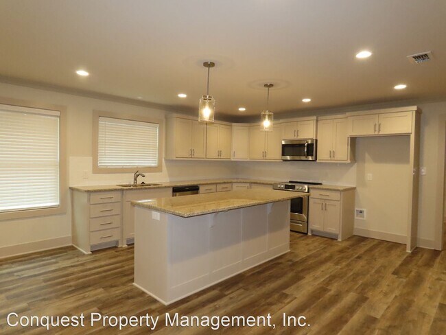 Building Photo - 4 br, 2 bath House - 609 Top Hill Dr