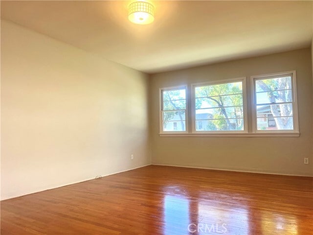 Building Photo - 810 E Tujunga Ave