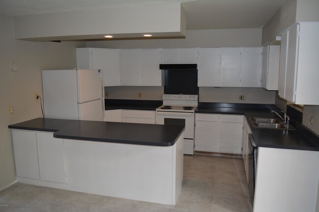 Foto del edificio - 7813 E Diamond St