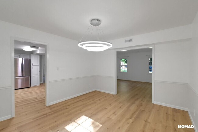 Foto del edificio - 4840 Autumn Leaf Ln