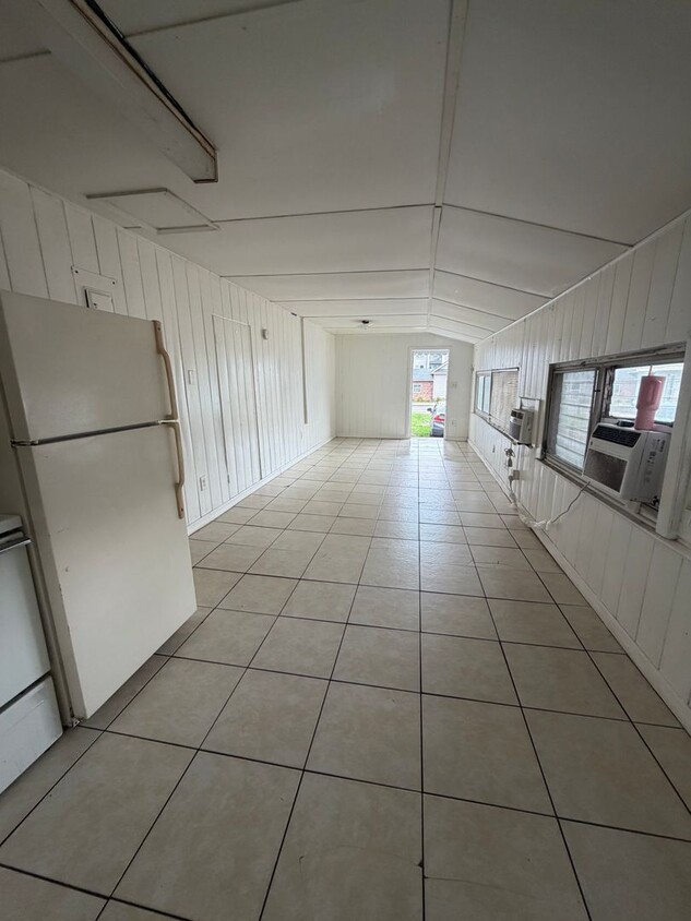 Building Photo - 2 Black Dog Residential 618