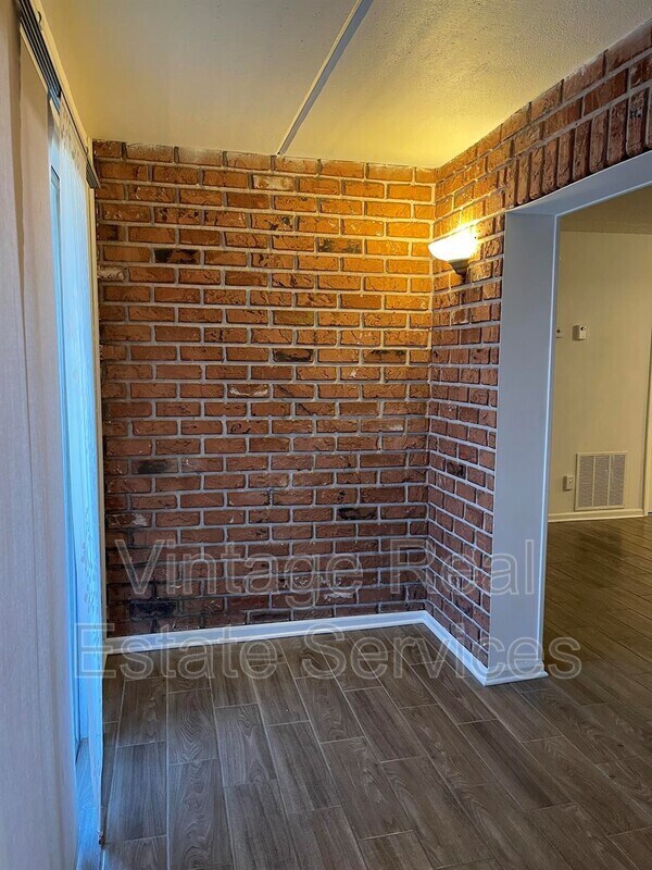 Foto del edificio - 1303 83rd Ave N