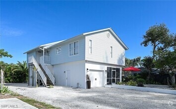 Building Photo - 4424 Pine Lake Rd