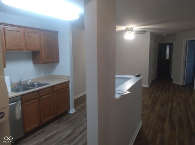 Foto del edificio - 9820 Legends Creek Dr