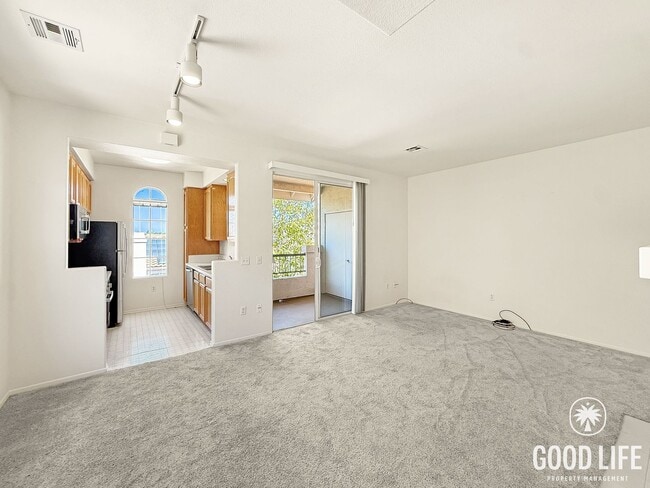 Foto del edificio - Great 1 BR/1 BA in the Mirabella community of Mira Mesa!
