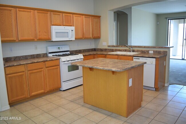 Foto del edificio - 3974 N 146th Ln