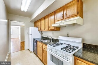 Building Photo - 7814 Tilbury St