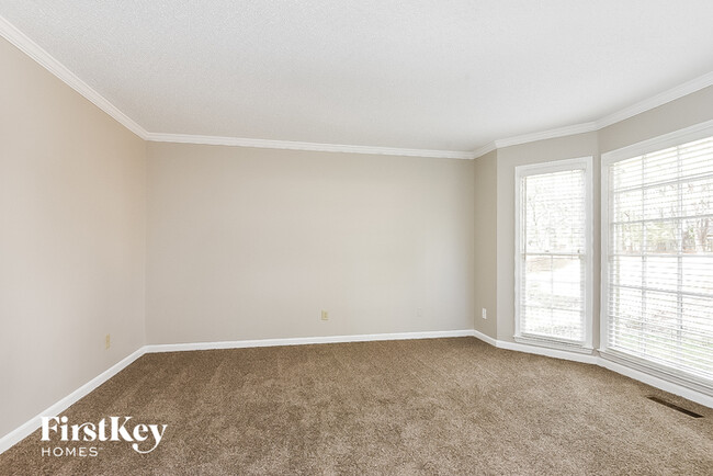 Building Photo - 315 Spindletree Trce