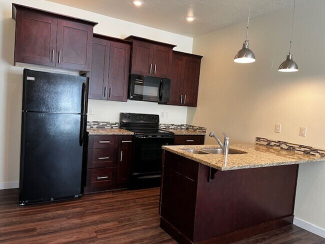 Building Photo - SAW1530B