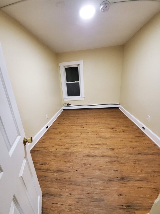 Building Photo - 45 Dumais St