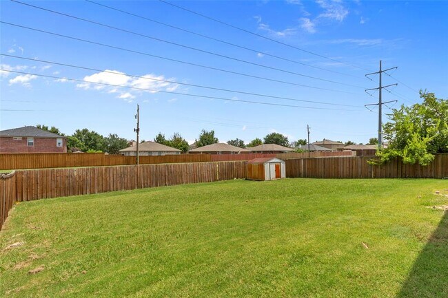 Building Photo - 8000 Alpine Ct
