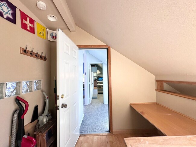 Foto del edificio - Cozy Studio-ADU in Maplewood Neighborhood! Move in special!!