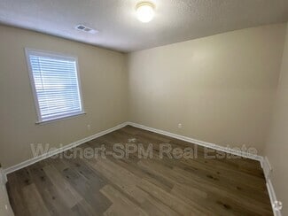 Building Photo - 58 Villa Ln