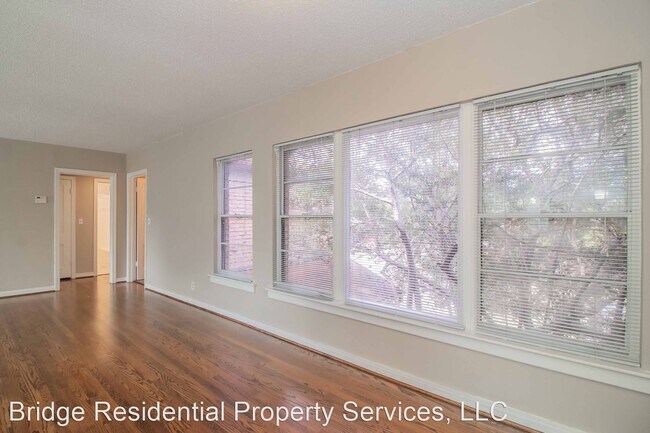 Foto del edificio - 2 br, 1 bath House - 5039 Birchman Avenue