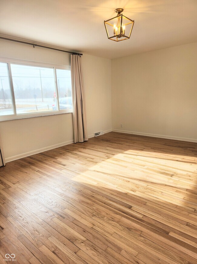 Foto del edificio - 9502 E 600 S