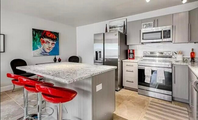 Foto del edificio - 3625 S Olive Ave