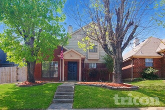 Building Photo - 161 Hunter Dr