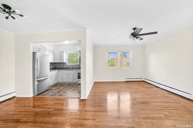 Foto del edificio - 92-15 242nd St