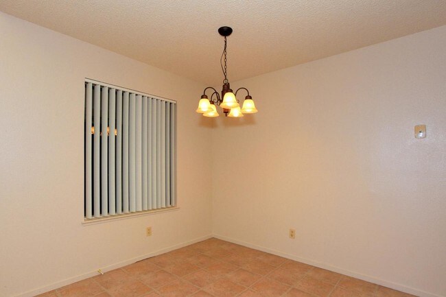 Foto del edificio - Bear Creek Park & Creekside Apartments