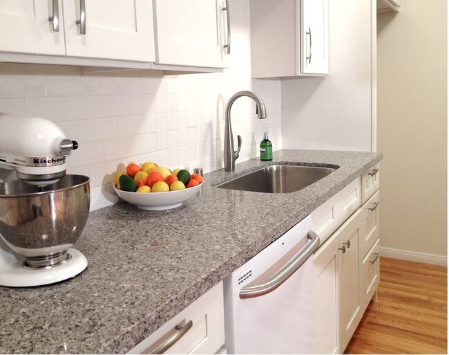 Foto del edificio - 1531 Stanford Street, Unit B
