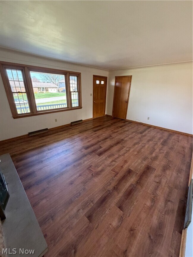 Foto del edificio - 8615 Chesterton Dr