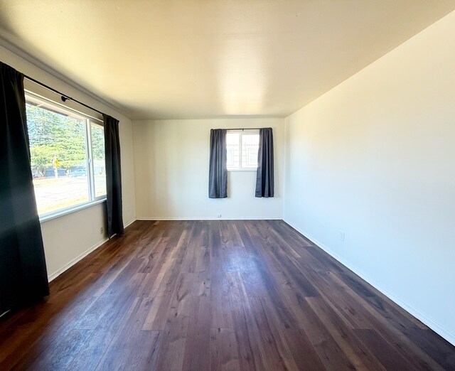 Foto del edificio - 3328 Halverson Ave