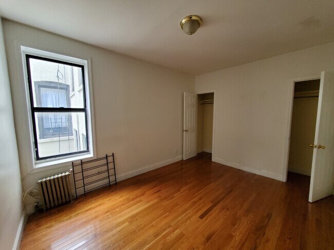 Building Photo - 2565 Grand Concourse
