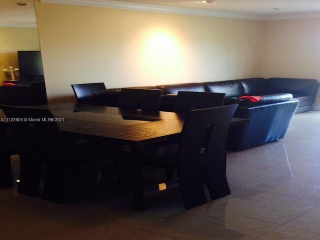 Foto del edificio - 4121 Stirling Rd