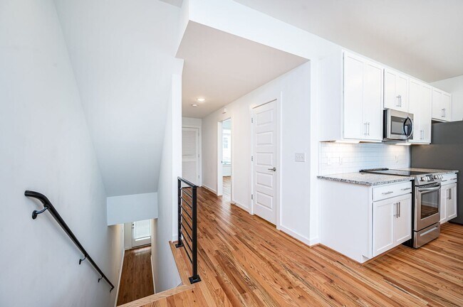 Building Photo - Modern Home In Popular Manchester District