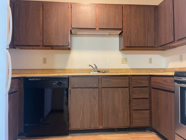 Foto del edificio - 2367 Chalet Gardens Rd