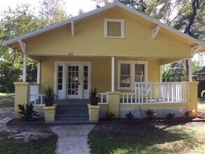 Building Photo - 211 E Cluster Ave
