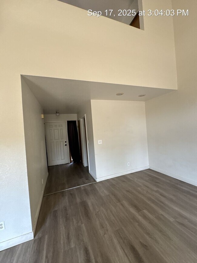 Building Photo - Charming Townhome in Visalia Coming Soon!