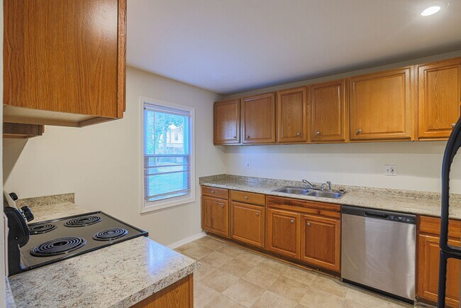 Building Photo - 25 Dorchester Ct