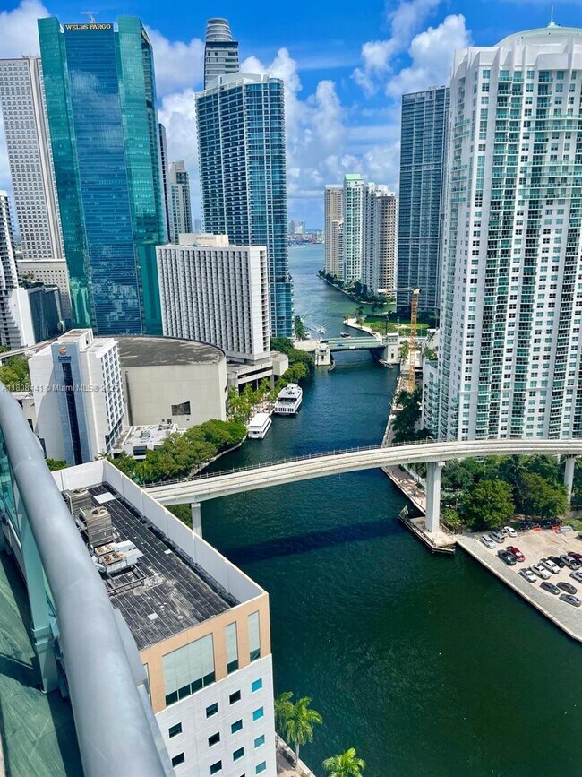 Building Photo - 350 S Miami Ave