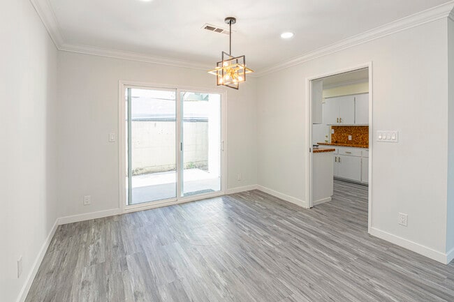 Building Photo - 575 Winona Way