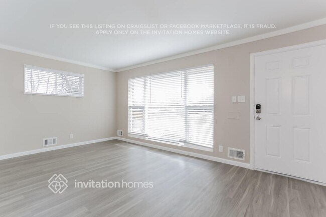 Foto del edificio - 1061 E 105th Pl