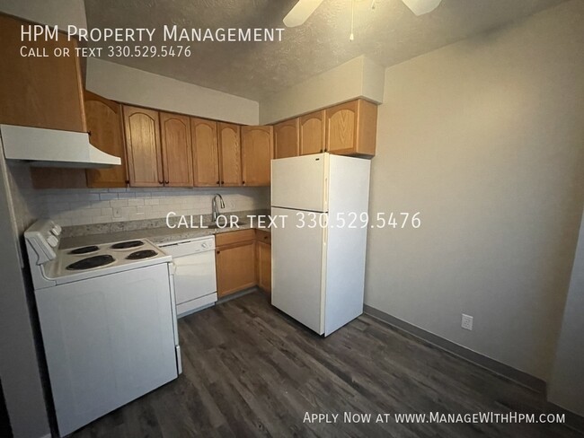 Foto del edificio - Call 330-529-5476 To Schedule A Showing! -...