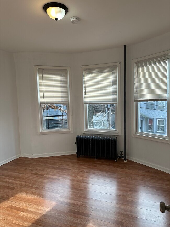 10 Montrose Ter Unit 2nd Floor, Irvington, NJ 07111 Apartments in Irvington, NJ