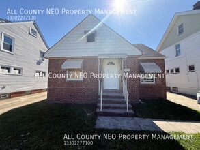 Building Photo - 10800 Vernon Ave