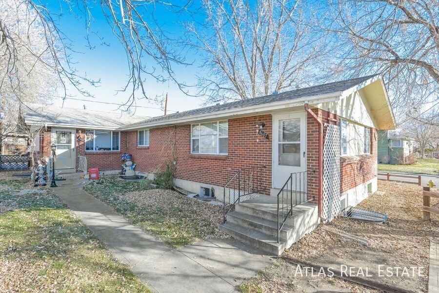 Primary Photo - 8607 W 62nd Pl