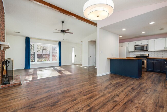 Foto del edificio - Charming 3-bedroom, 2-bathroom house locat...