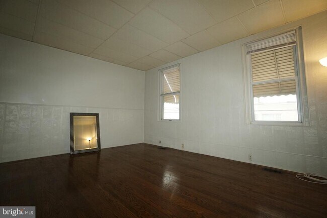 Foto del edificio - 2550 E Somerset St