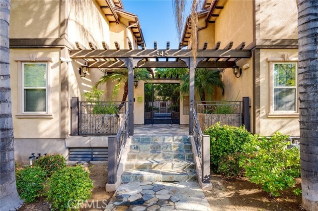 Foto del edificio - 345 W Loraine St