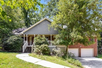 Building Photo - 2699 Barcelona Dr SW
