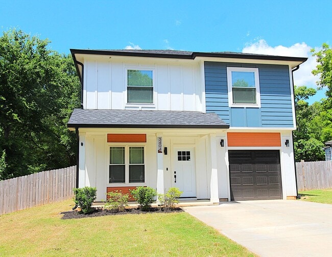 Building Photo - Modern 3-Bedroom Home with Fenced Yard & U...
