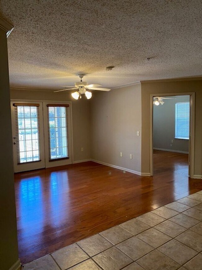 Foto del edificio - Cozy 2 Bed 2 Bath Condo Available Fall 2025!