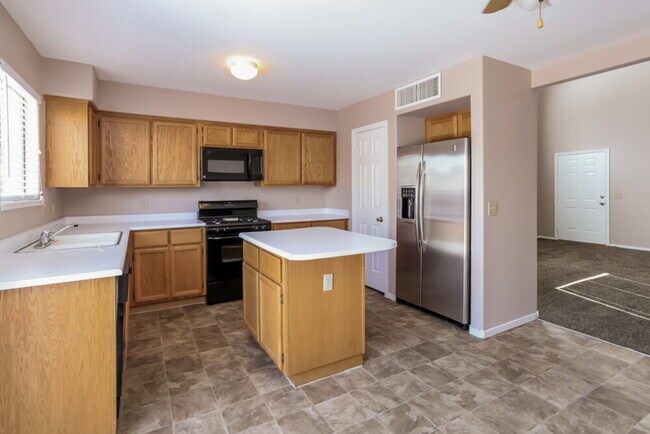 Foto del edificio - 7512 Hickory Hills Dr
