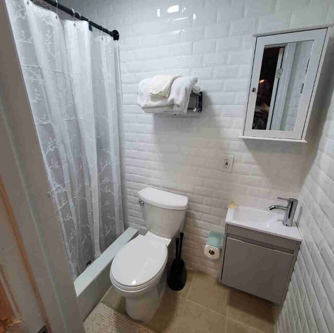 Photo - 3180 Fish Ave Apartment